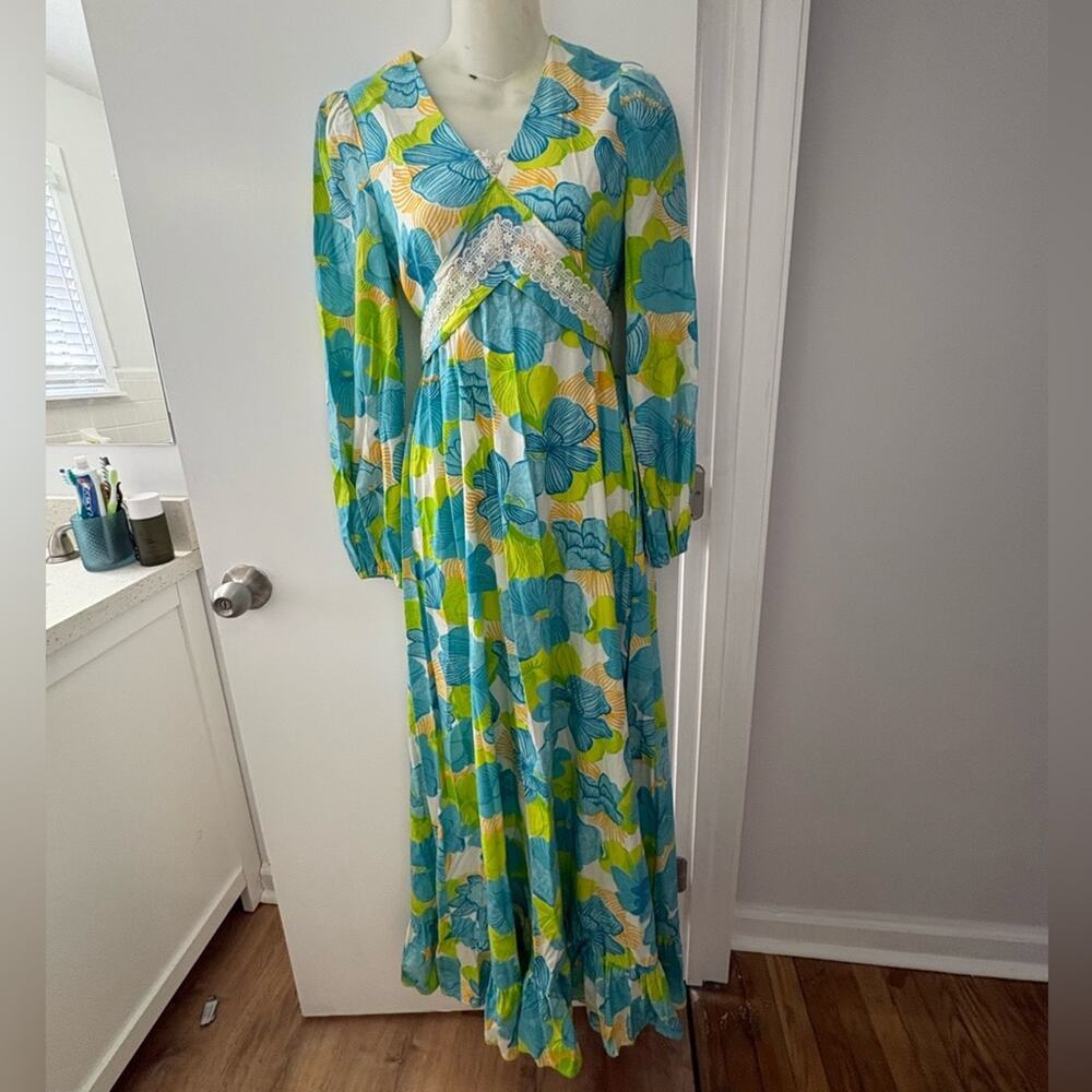 70s Hawaiian print maxi kaftan dress